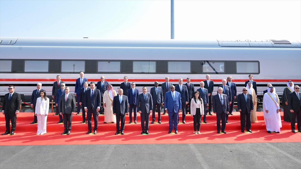 Bakan Uraloğlu, Mısır’da düzenlenen TransMEA 2025 Fuarı’na katıldı Bakan Uraloğlu, Mısır’da düzenlenen TransMEA 2025 Fuarı’na katıldı