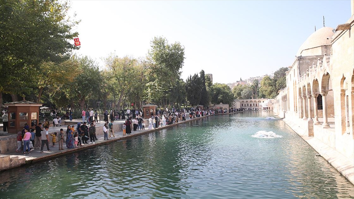 Balıklıgöl’de ara tatil yoğunluğu yaşanıyor