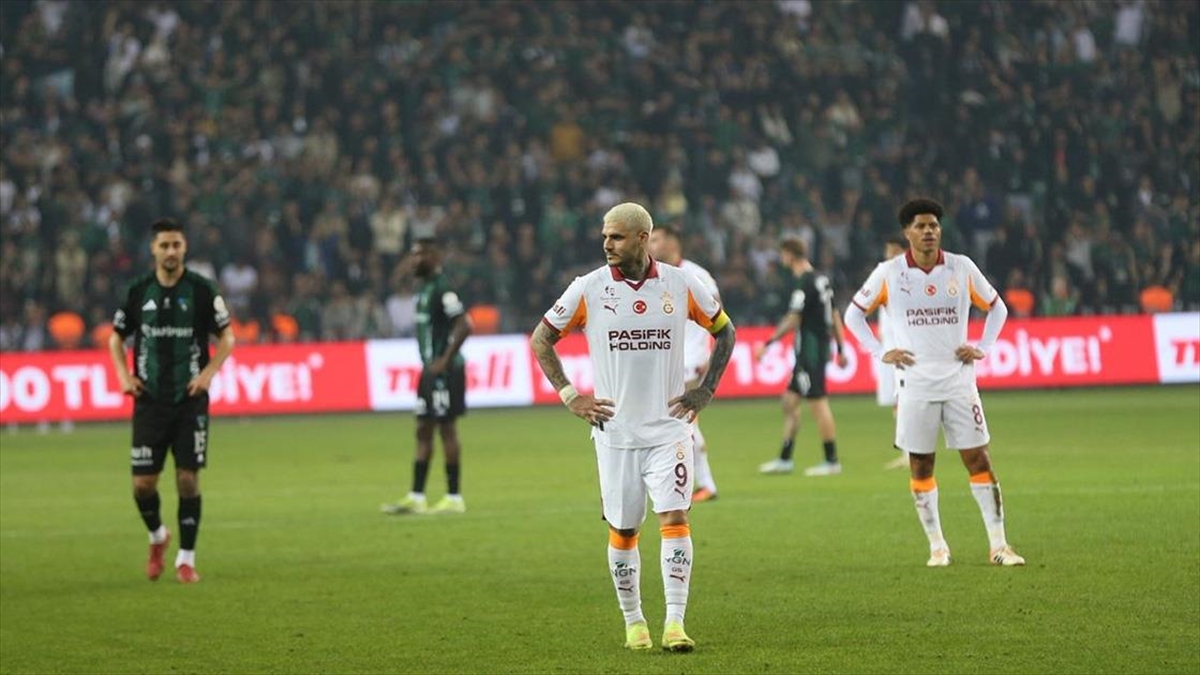 Galatasaray, namağlup ünvanını Kocaelispor karşısında kaybetti Galatasaray, namağlup ünvanını Kocaelispor karşısında kaybetti