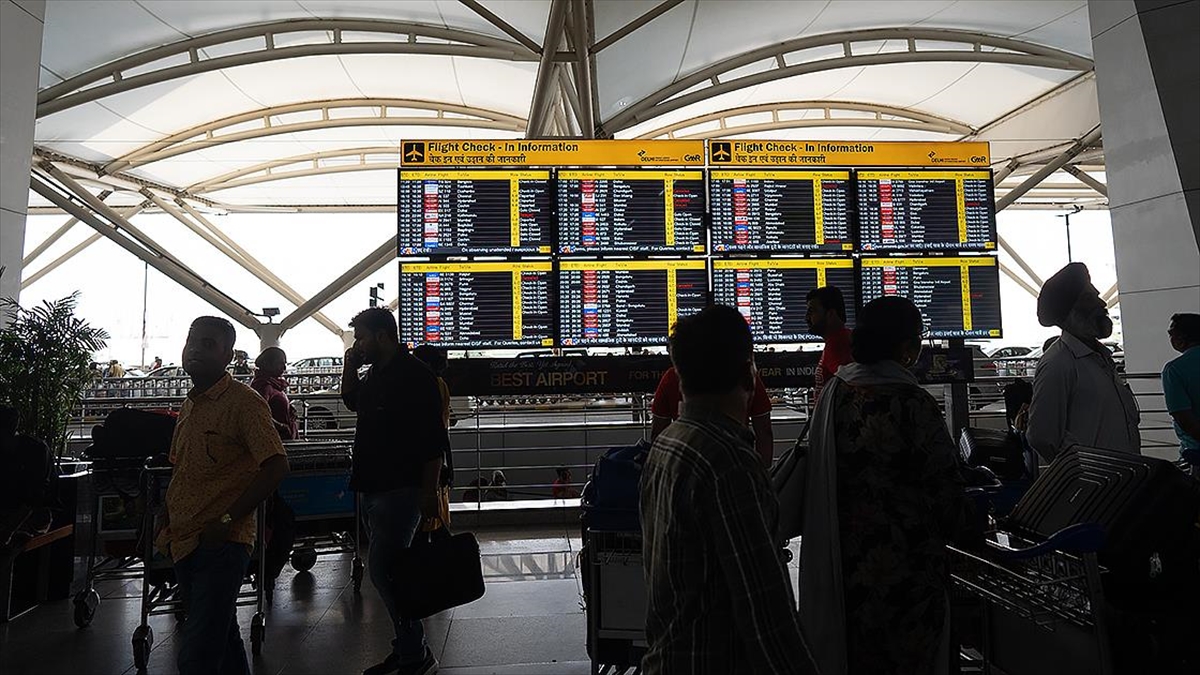 Hindistan’ın Indira Gandhi Havalimanı’ndaki teknik arıza sonrası aksayan uçuşlar normale dönüyor Hindistan’ın Indira Gandhi Havalimanı’ndaki teknik arıza sonrası aksayan uçuşlar normale dönüyor