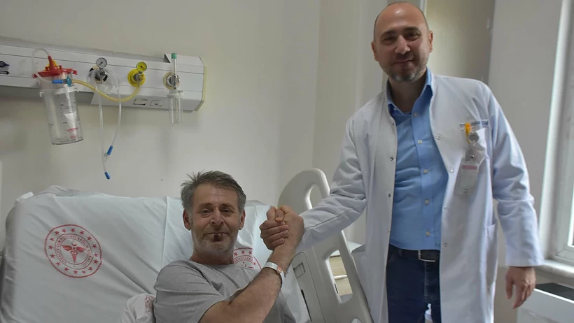 Soğutma tedavisi sayesinde 35 dakika kalbi duran hasta hayata tutundu