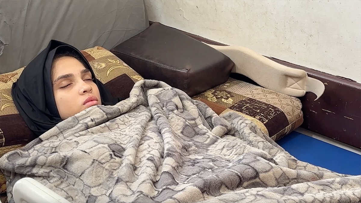 İsrail’in saldırıları Gazzeli Dima’nın görme yetisini, hareket kabiliyetini ve hayallerini elinden aldı İsrail’in saldırıları Gazzeli Dima’nın görme yetisini, hareket kabiliyetini ve hayallerini elinden aldı