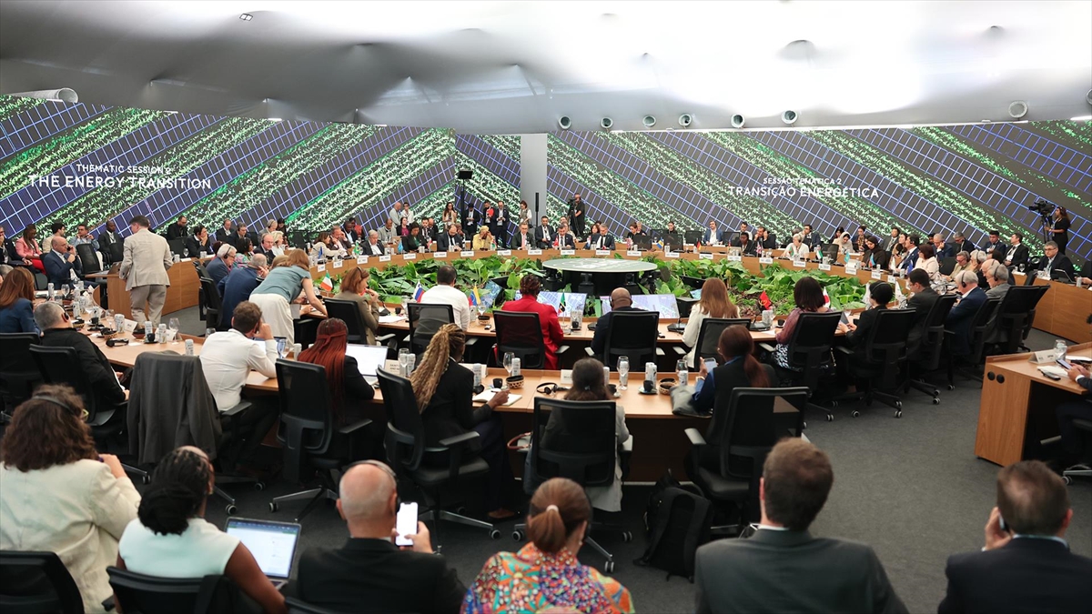 Küresel siyasi ortam iklim finansmanını zorlaştırarak eylemi yavaşlatıyor