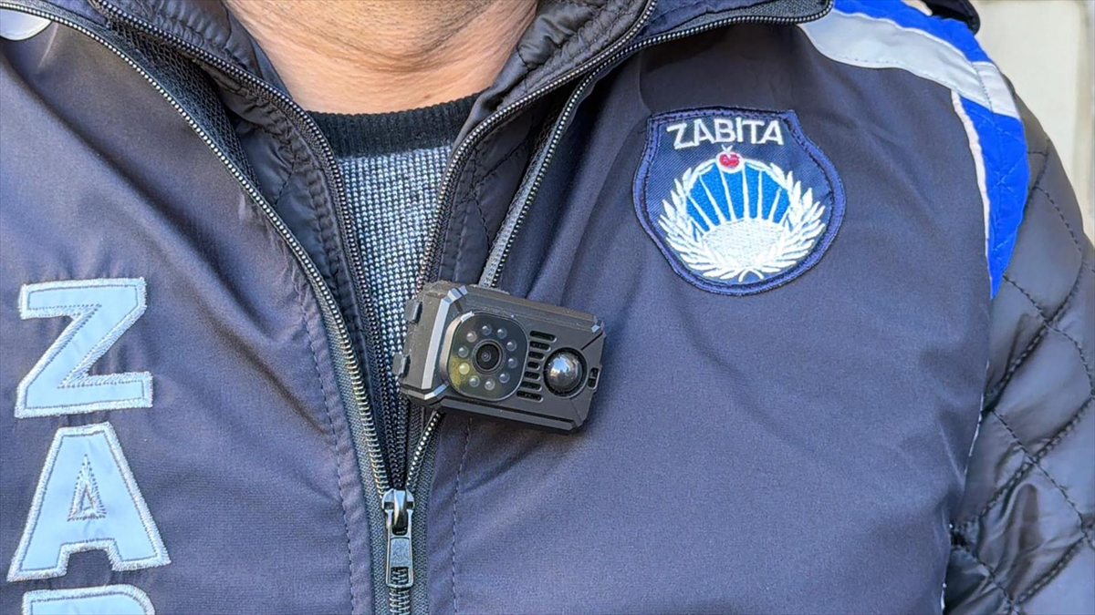 Mardin’de zabıta yere çöp atanları artık yaka kamerasıyla tespit edecek