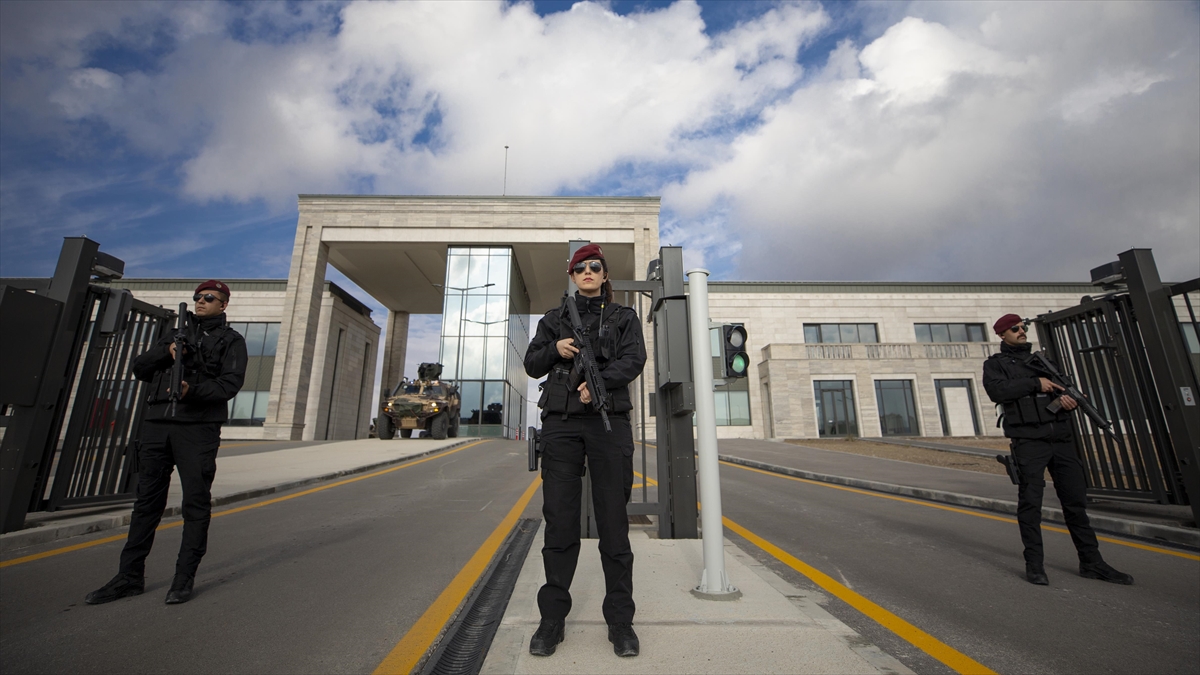 MİT, istihbarat uzmanı adaylarına yönelik kariyer videosu hazırladı MİT, istihbarat uzmanı adaylarına yönelik kariyer videosu hazırladı