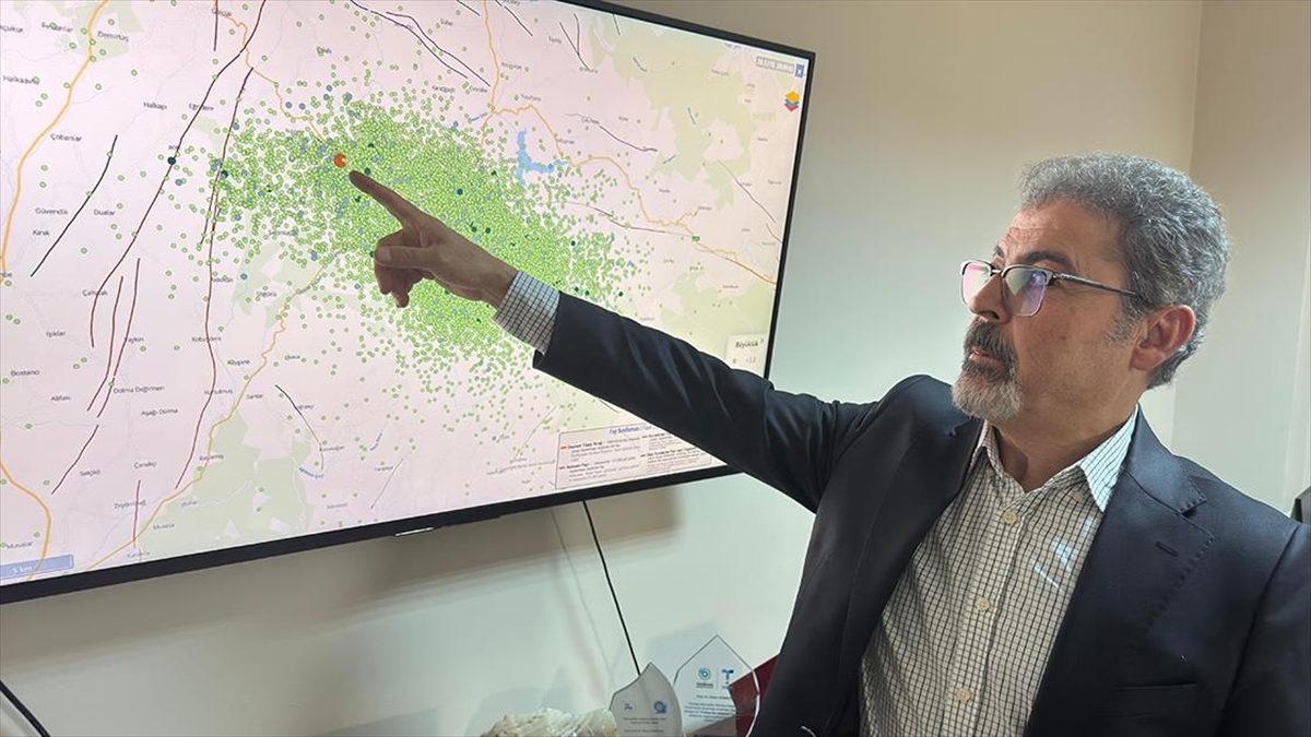 Sındırgı’daki depremlerin stres analizi yapılıyor Sındırgı’daki depremlerin stres analizi yapılıyor