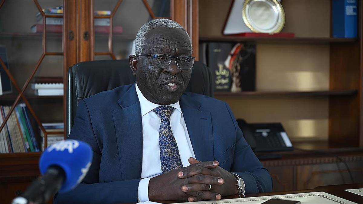 Sudan’ın AB Daimi Temsilcisi Kabeir, Brüksel’in ülkesindeki krize yaklaşımını eleştirdi Sudan’ın AB Daimi Temsilcisi Kabeir, Brüksel’in ülkesindeki krize yaklaşımını eleştirdi