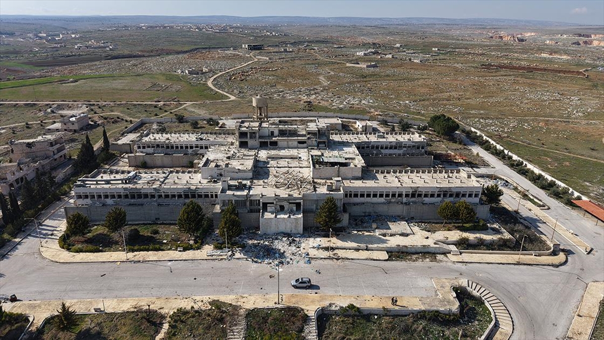 Suriye’de devrik rejiminin saldırılarında yıkılan Maarratünnuman Hastanesi yeniden hizmete açılmayı bekliyor