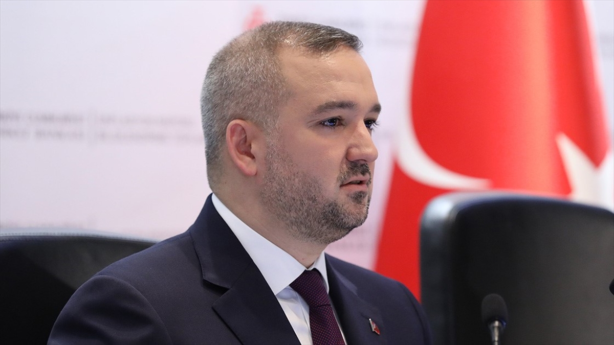 TCMB Başkanı Karahan: Fiyat istikrarı, sürdürülebilir büyüme ve toplumsal refah artışı için bir ön koşul niteliğinde TCMB Başkanı Karahan: Fiyat istikrarı, sürdürülebilir büyüme ve toplumsal refah artışı için bir ön koşul niteliğinde