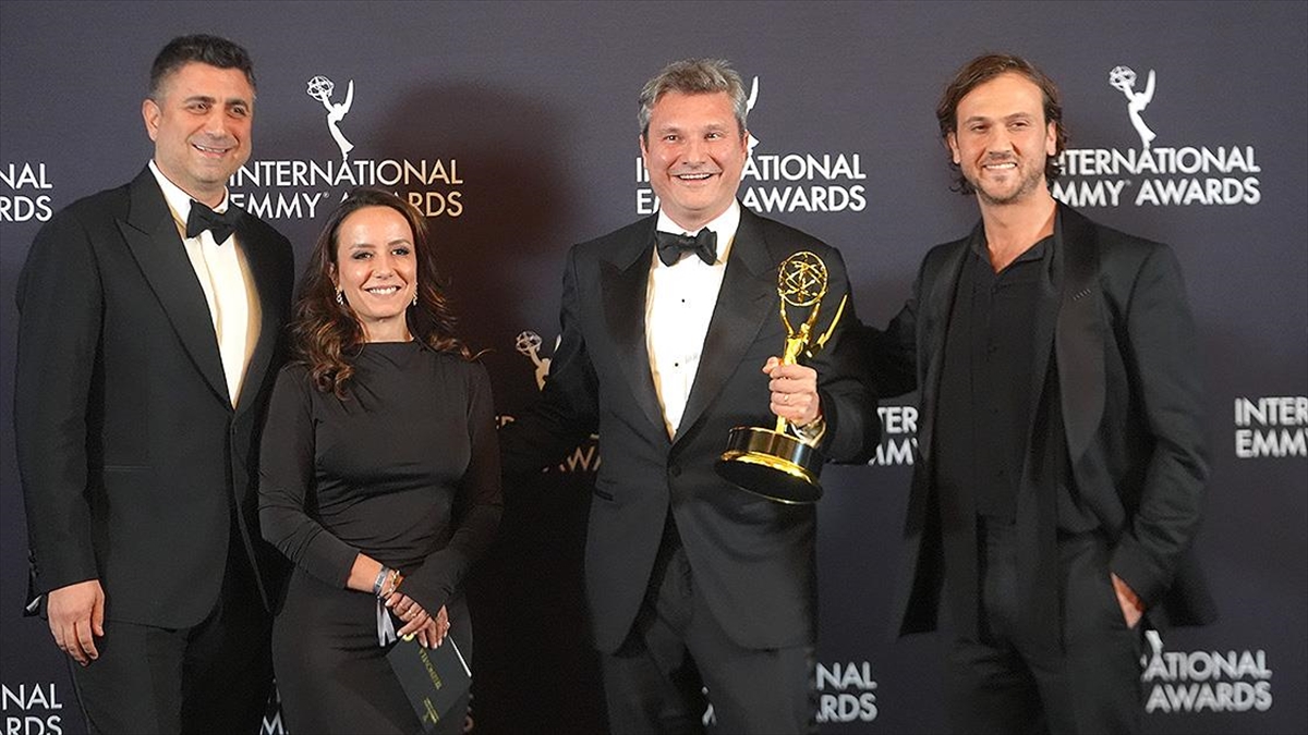 Türk dizisi Deha’ya Uluslararası Emmy Ödülü