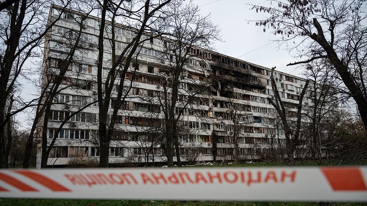 Ukrayna: Rusya’nın Kiev bölgesine düzenlediği hava saldırılarında 3 kişi öldü Ukrayna: Rusya’nın Kiev bölgesine düzenlediği hava saldırılarında 3 kişi öldü
