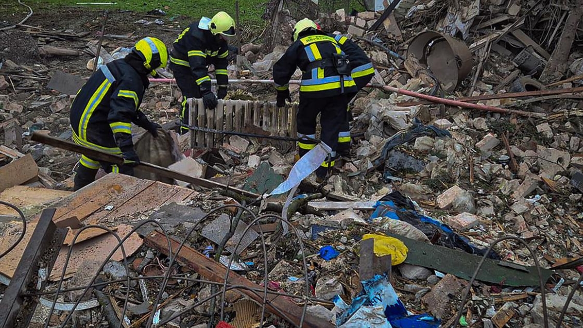 Zelenskiy, ülkesine yönelik saldırılarda 2 kişinin öldüğünü, 11 kişinin yaralandığını bildirdi Zelenskiy, ülkesine yönelik saldırılarda 2 kişinin öldüğünü, 11 kişinin yaralandığını bildirdi