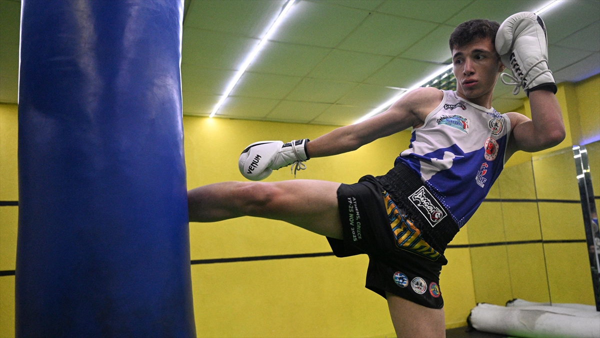 2025’te Türkiye, Avrupa ve dünya şampiyonu olan 19 yaşındaki milli sporcu, başarılarıyla göz kamaştırıyor 2025’te Türkiye, Avrupa ve dünya şampiyonu olan 19 yaşındaki milli sporcu, başarılarıyla göz kamaştırıyor