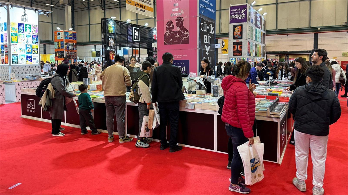 “42. Uluslararası İstanbul Kitap Fuarı” başladı “42. Uluslararası İstanbul Kitap Fuarı” başladı