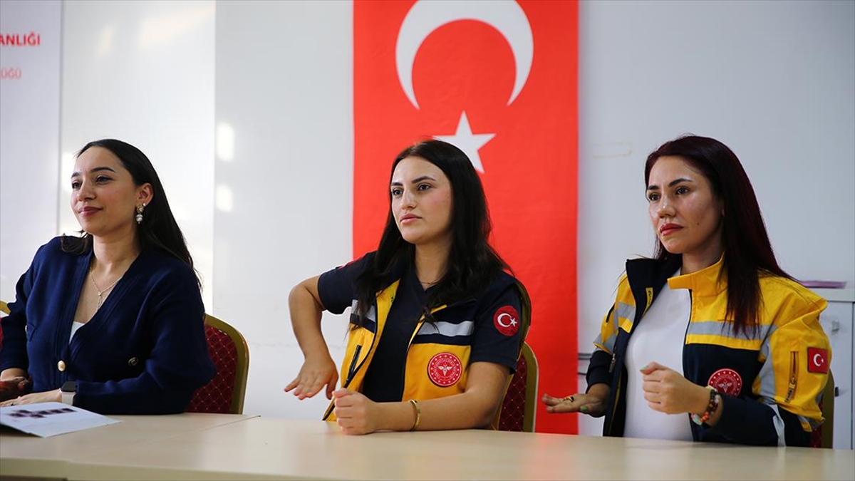 Adana’da 112 personeli sağlık hizmetinde engellere takılmamak için işaret dili öğreniyor
