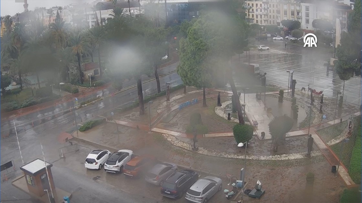 Antalya’da 4,9 büyüklüğünde deprem