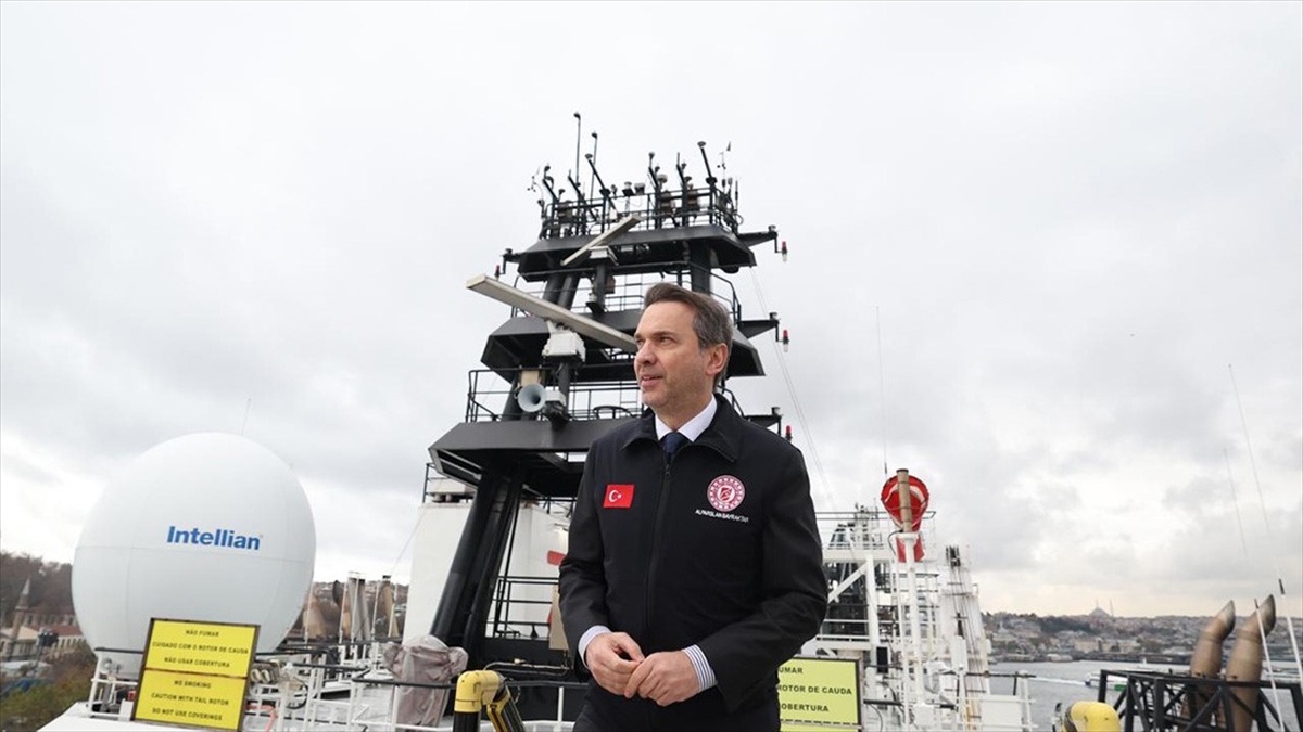 Bakan Bayraktar, Karadeniz’de görev yapacak 6. sondaj gemisinin çarşamba günü Mersin’de olacağını bildirdi