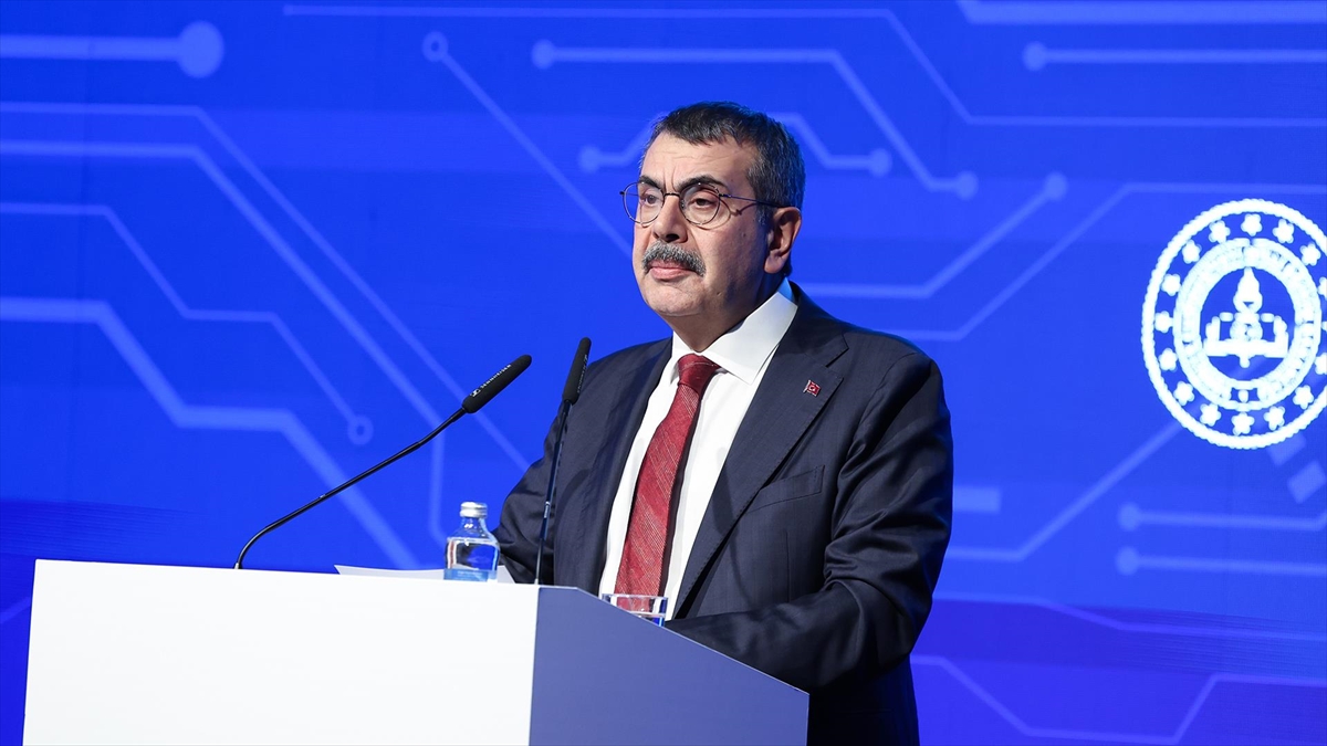 Bakan Tekin: Dijital ikiz atölyelerinin, işletmelerle ortak dil kuran güçlü çalışma zemini haline gelmesini hedefliyoruz Bakan Tekin: Dijital ikiz atölyelerinin, işletmelerle ortak dil kuran güçlü çalışma zemini haline gelmesini hedefliyoruz