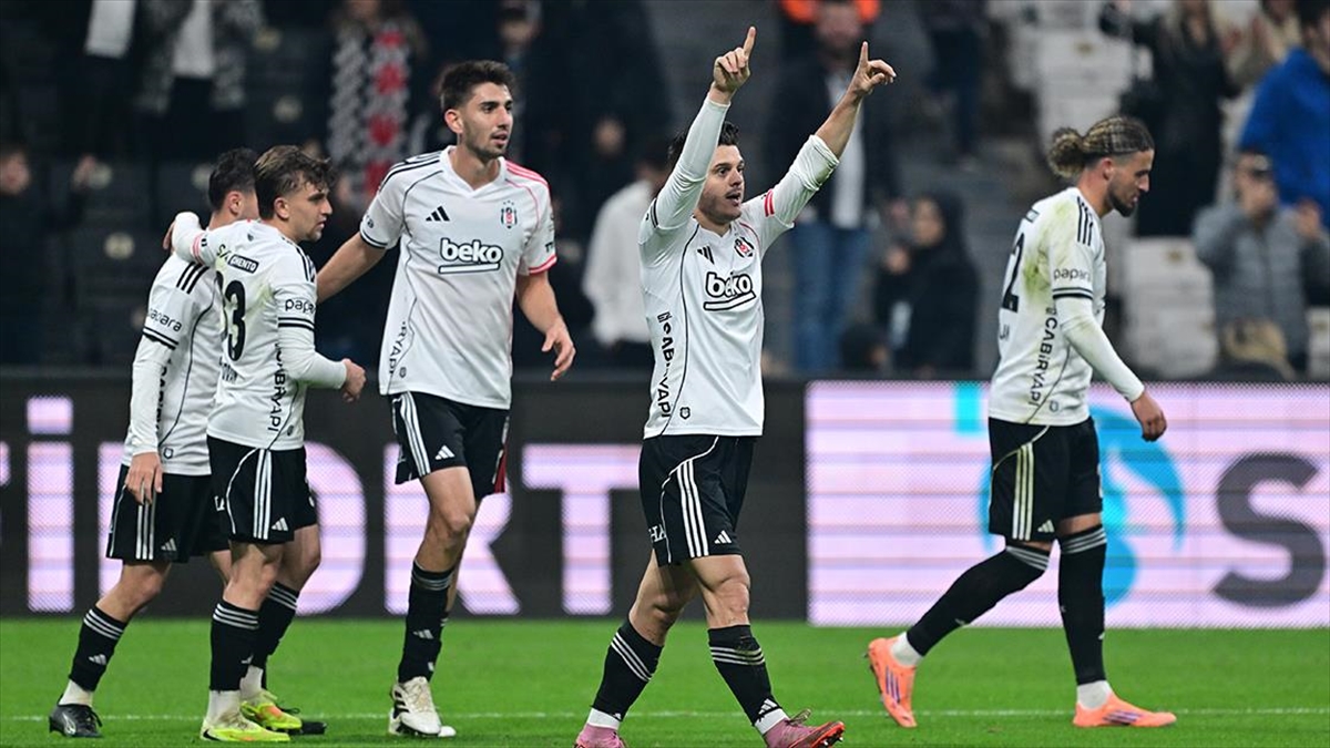Beşiktaş devre arasına 3 puanla girdi Beşiktaş devre arasına 3 puanla girdi