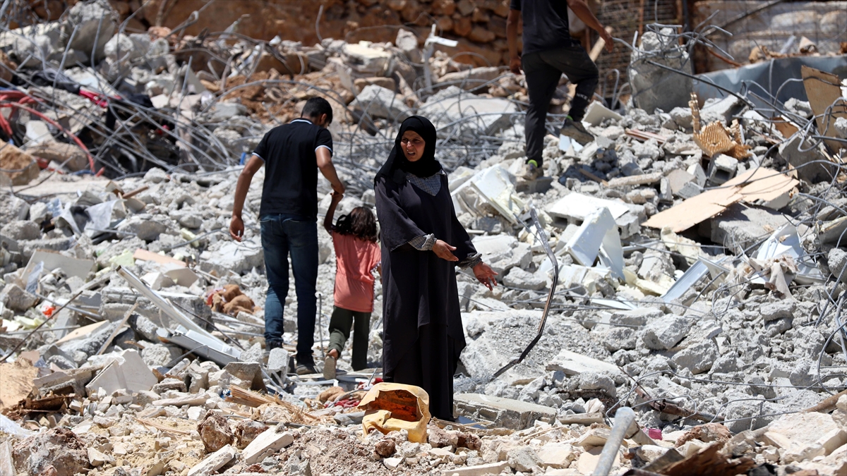 BM, Batı Şeria’da, İsrail’in evlerini enkaza çevirdiği 1000’den fazla Filistinlinin yerinden edildiğini açıkladı BM, Batı Şeria’da, İsrail’in evlerini enkaza çevirdiği 1000’den fazla Filistinlinin yerinden edildiğini açıkladı