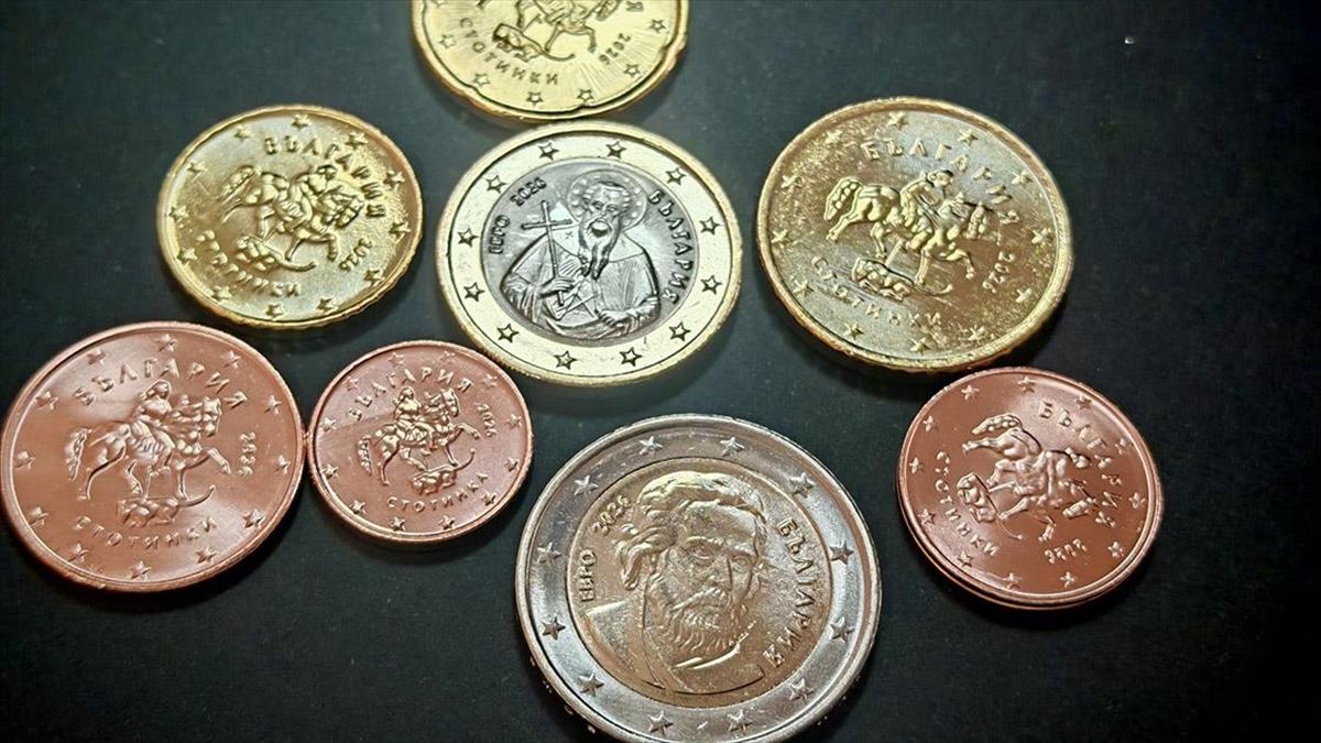 Bulgaristan’da ilk yerel avro örnekleri piyasaya sürüldü Bulgaristan’da ilk yerel avro örnekleri piyasaya sürüldü