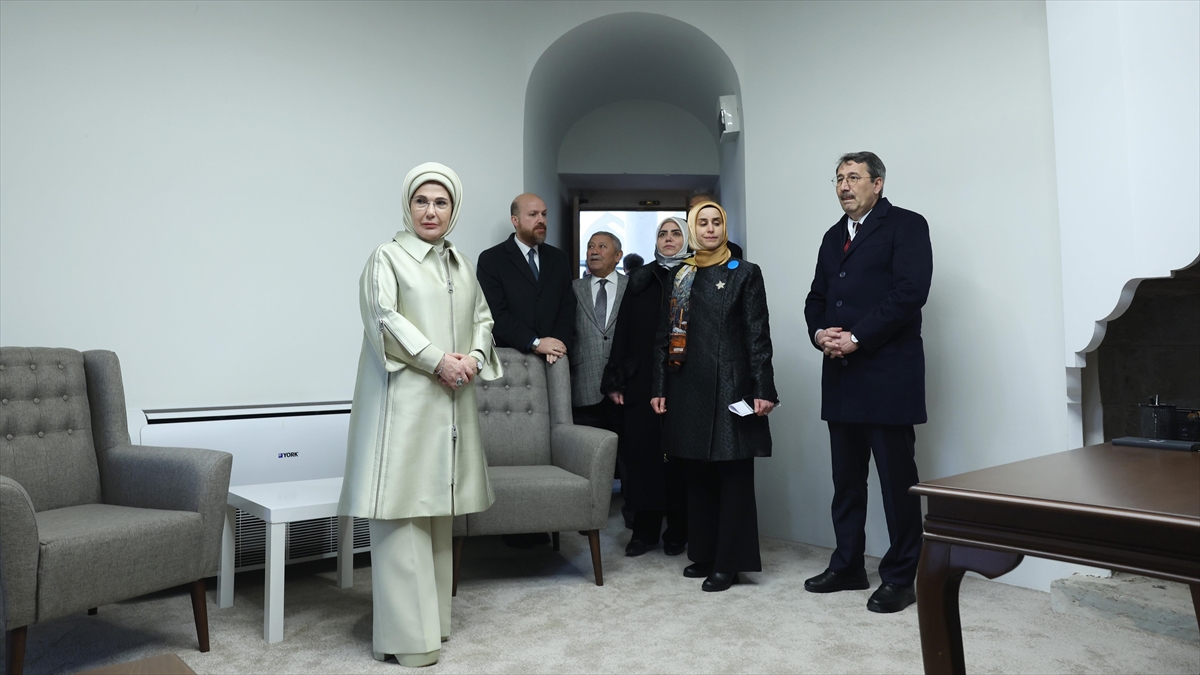 Emine Erdoğan, İHÜ İPAM Darüşşifa Psikoterapi Merkezi’nin açılışına katıldı Emine Erdoğan, İHÜ İPAM Darüşşifa Psikoterapi Merkezi’nin açılışına katıldı