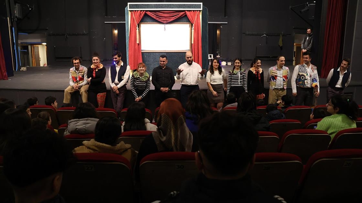 Erzurum’da devlet korumasındaki çocuklar tiyatro ve sanatla buluştu Erzurum’da devlet korumasındaki çocuklar tiyatro ve sanatla buluştu