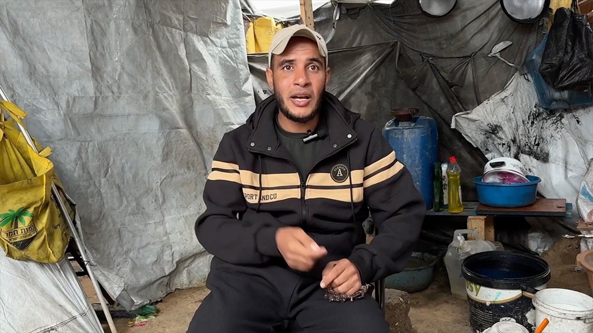 Esir takasıyla serbest kalan Gazzelinin mutluluğu, ailesini kaybettiğini öğrenince yarım kaldı Esir takasıyla serbest kalan Gazzelinin mutluluğu, ailesini kaybettiğini öğrenince yarım kaldı