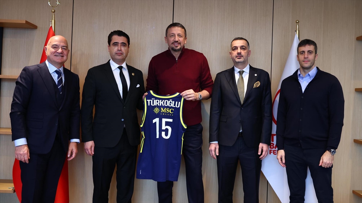 Fenerbahçe’den TBF Başkanı Hidayet Türkoğlu’na ziyaret