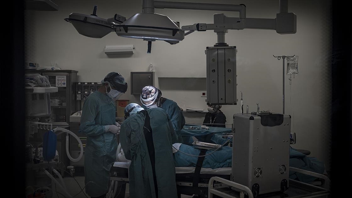 Hasta koltuğunda duramayan özel bireylere genel anesteziyle diş tedavisi kolaylığı Hasta koltuğunda duramayan özel bireylere genel anesteziyle diş tedavisi kolaylığı