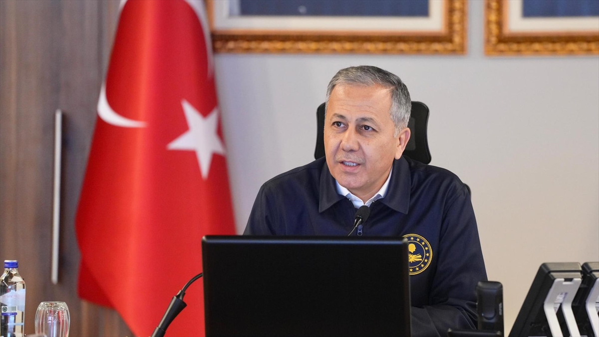 İçişleri Bakanı Yerlikaya’dan yeni yıl tedbirleri koordinasyon toplantısına ilişkin paylaşım