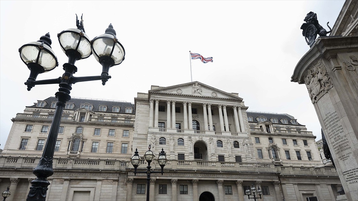 İngiltere Merkez Bankası, yapay zeka hisselerindeki yüksek değerlemelere karşı uyardı İngiltere Merkez Bankası, yapay zeka hisselerindeki yüksek değerlemelere karşı uyardı