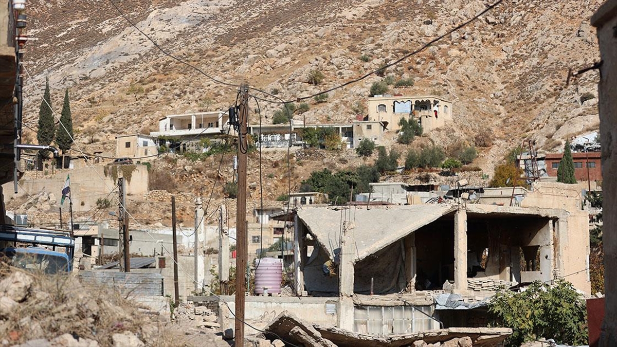 İsrail, Suriye’nin güneyinde ihlallerini sürdürüyor İsrail, Suriye’nin güneyinde ihlallerini sürdürüyor