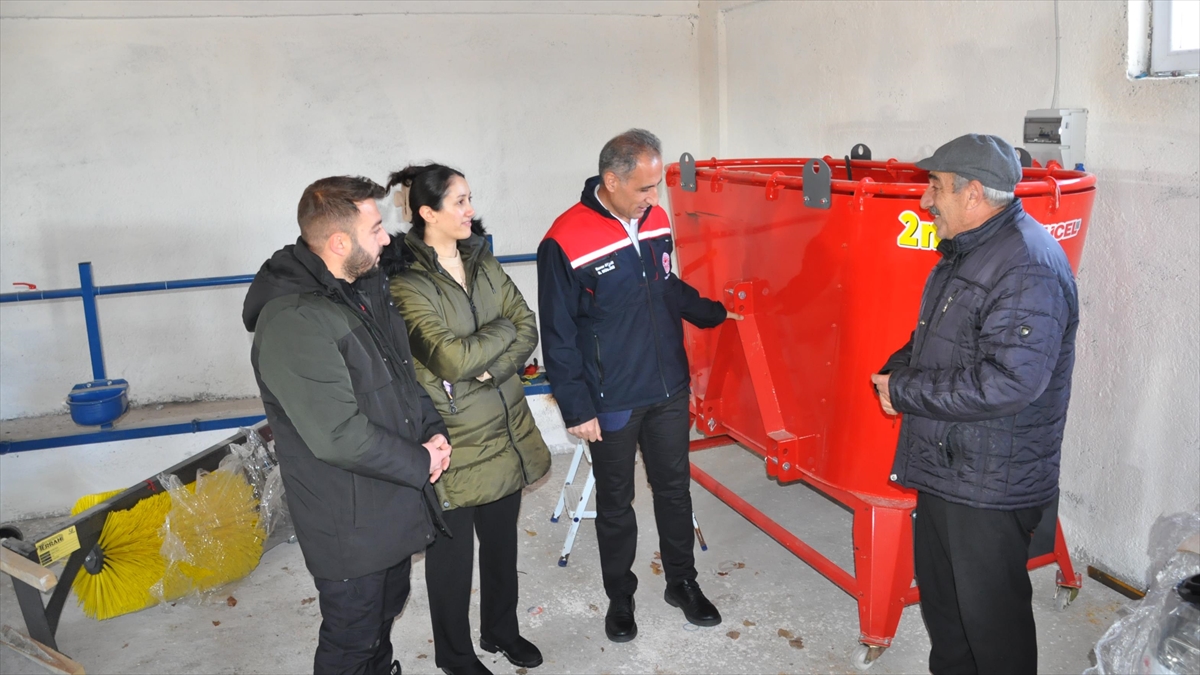 Kars’ta 40 aile devlet desteğiyle hayvancılık işletmesi kurdu Kars’ta 40 aile devlet desteğiyle hayvancılık işletmesi kurdu