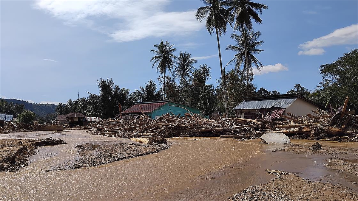 Kızılhaç, Asya’da selden etkilenen ülkelerde yaraları sarmaya çalışıyor Kızılhaç, Asya’da selden etkilenen ülkelerde yaraları sarmaya çalışıyor