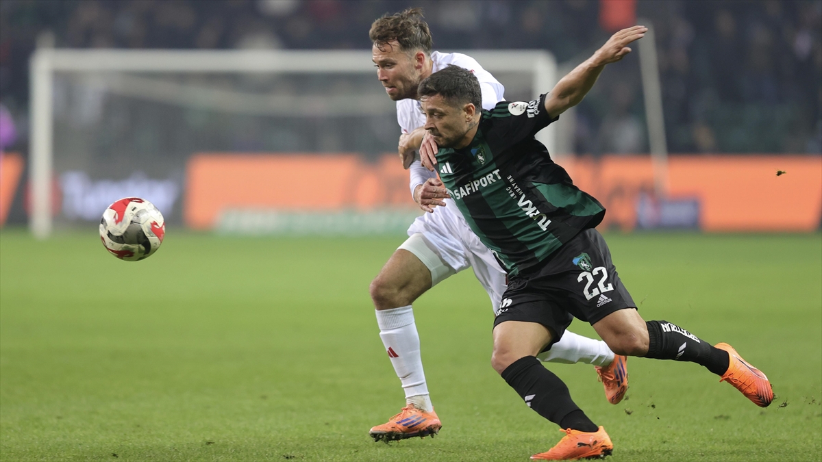 Kocaelispor, konuk ettiği Antalyaspor’u yendi Kocaelispor, konuk ettiği Antalyaspor’u yendi