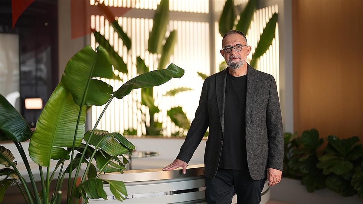 Sanat hayatının 40. yılını geride bırakan İbrahim Sadri: Şair olmak için şair gibi yaşamak lazım