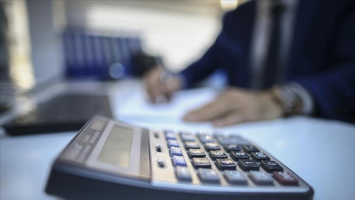 Sigortalı sayısını koruyan işletmelere kişi başı 3 bin 500 liralık destek Sigortalı sayısını koruyan işletmelere kişi başı 3 bin 500 liralık destek