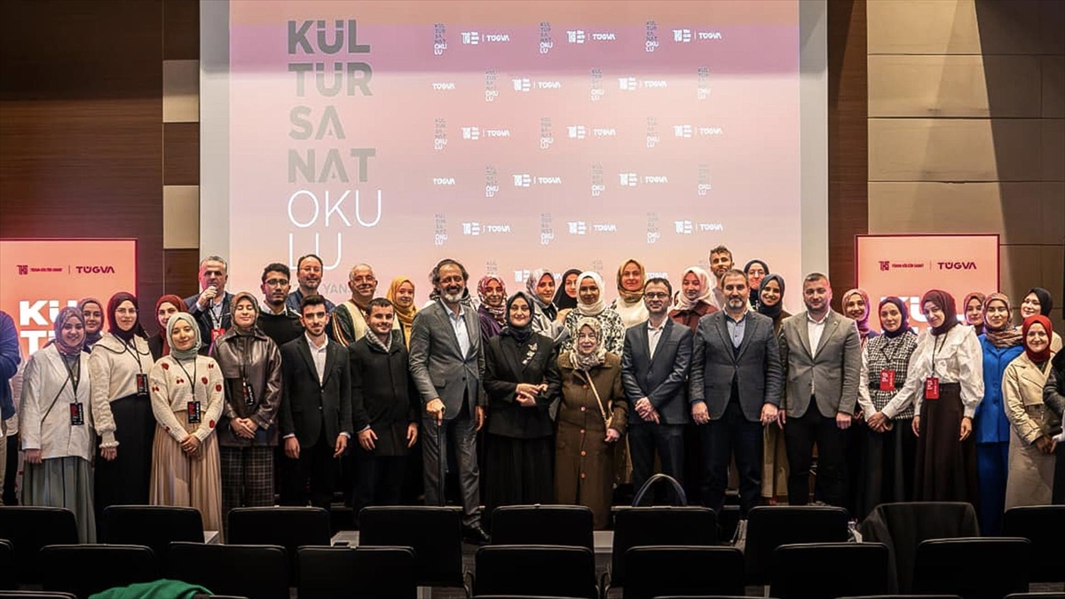 TÜGVA’nın “İz ve Yansıma” temalı “Kültür Sanat Okulu” tanıtıldı TÜGVA’nın “İz ve Yansıma” temalı “Kültür Sanat Okulu” tanıtıldı
