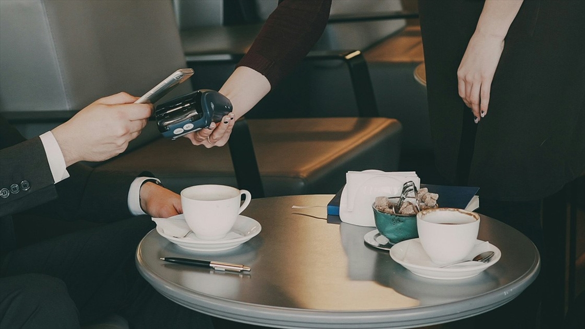 Tüketici derneklerinden gıda işletmelerindeki zorunlu “servis ücreti”nin yasaklanması kararına destek