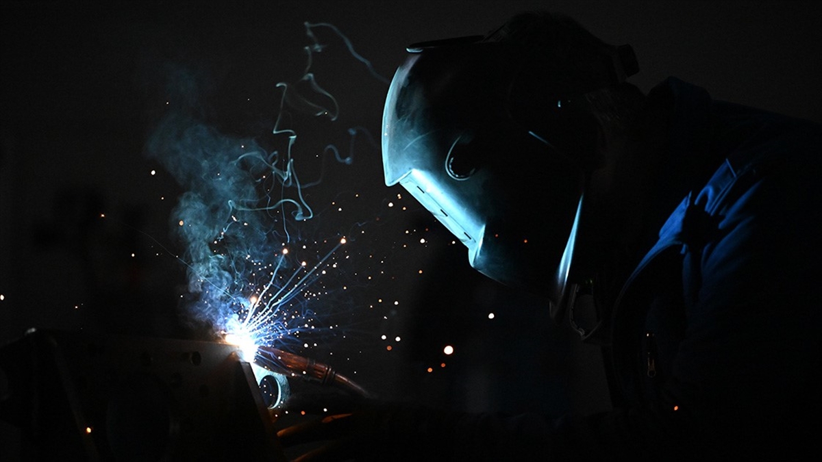 Türkiye ekonomisi yılın üçüncü çeyreğinde yüzde 3,7 büyüdü Türkiye ekonomisi yılın üçüncü çeyreğinde yüzde 3,7 büyüdü