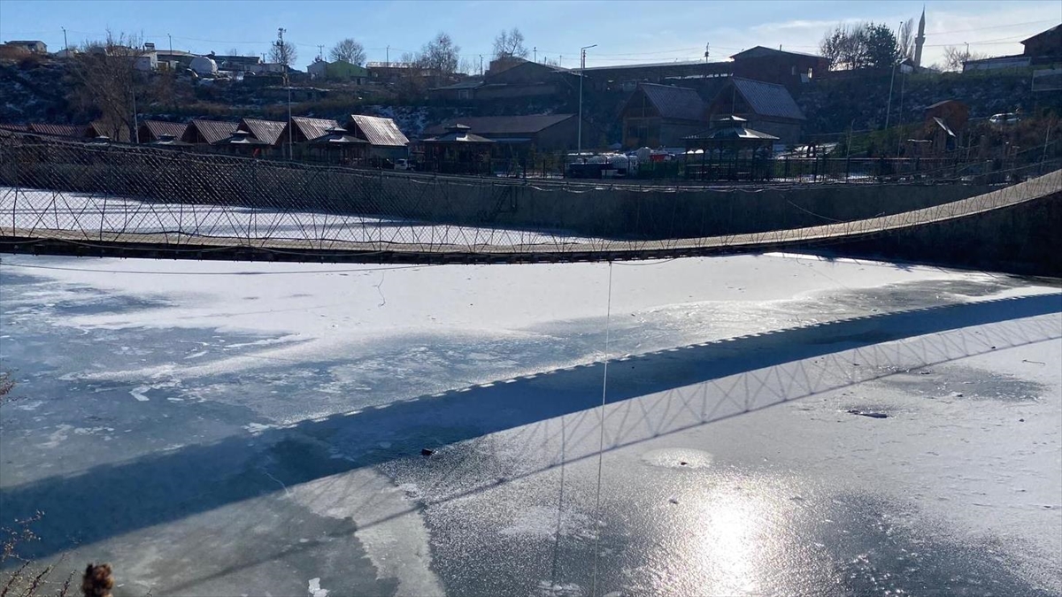 Yurtta en düşük sıcaklık sıfırın altında 15 derece ile Ardahan’ın Göle ilçesinde ölçüldü