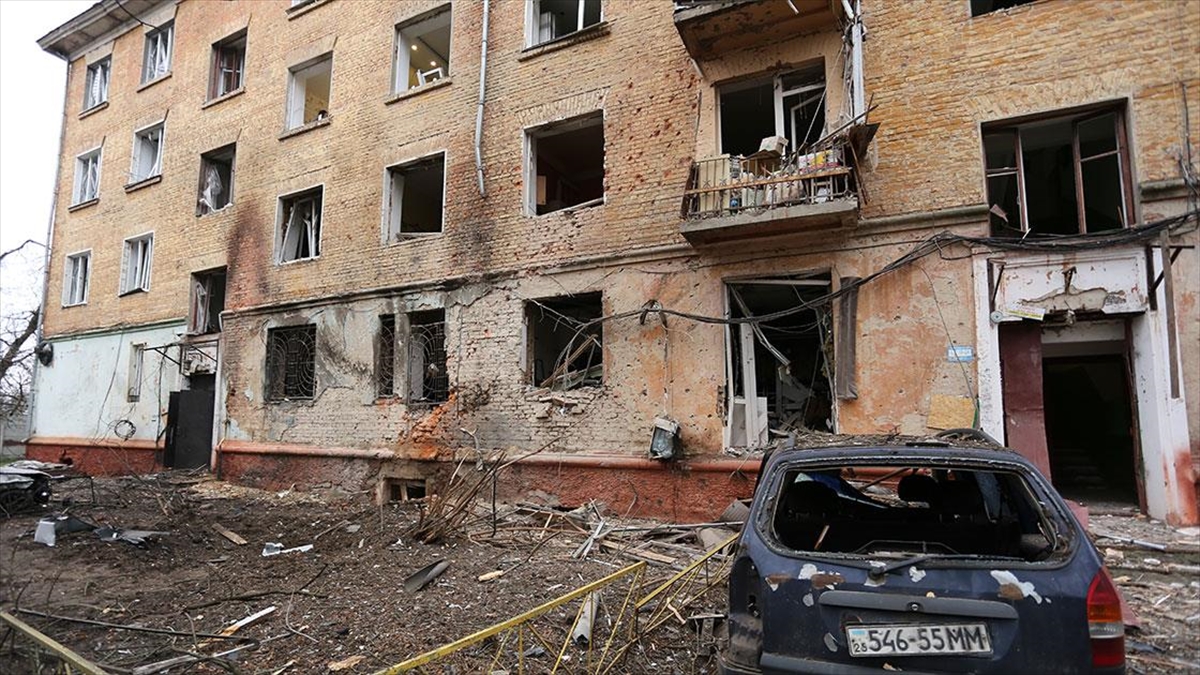 Zelenskiy, Rusya’nın 30 füze ve 450’den fazla İHA ile saldırı düzenlediğini bildirdi Zelenskiy, Rusya’nın 30 füze ve 450’den fazla İHA ile saldırı düzenlediğini bildirdi