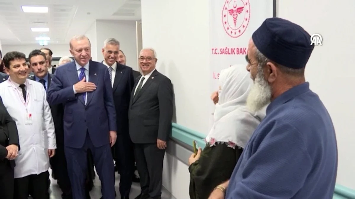 Cumhurbaşkanı Erdoğan’dan Aydın Şehir Hastanesi’ndeki hastalara ziyaret… Cumhurbaşkanı Erdoğan’dan Aydın Şehir Hastanesi’ndeki hastalara ziyaret…