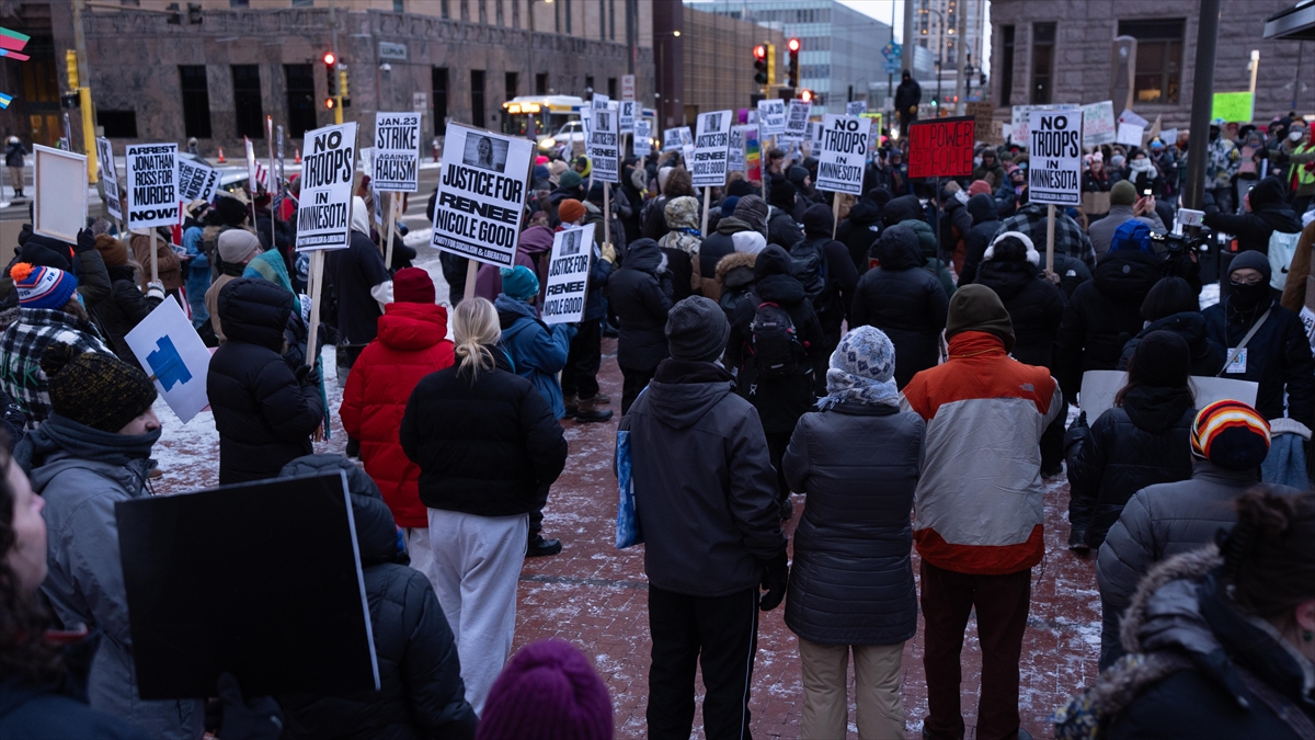 ABD ordusunun, Minneapolis’e olası konuşlanma için ilave asker hazırladığı iddia edildi
