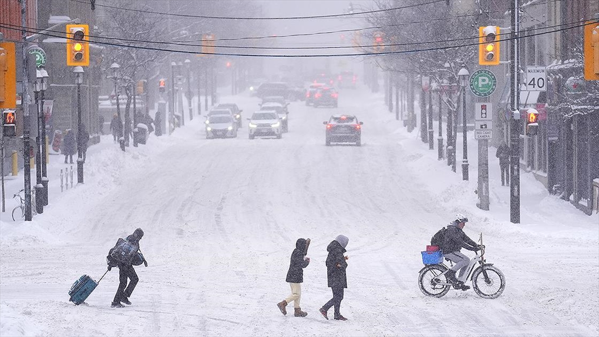 ABD ve Kanada’da etkili olan kar fırtınası yaşamı olumsuz etkiliyor