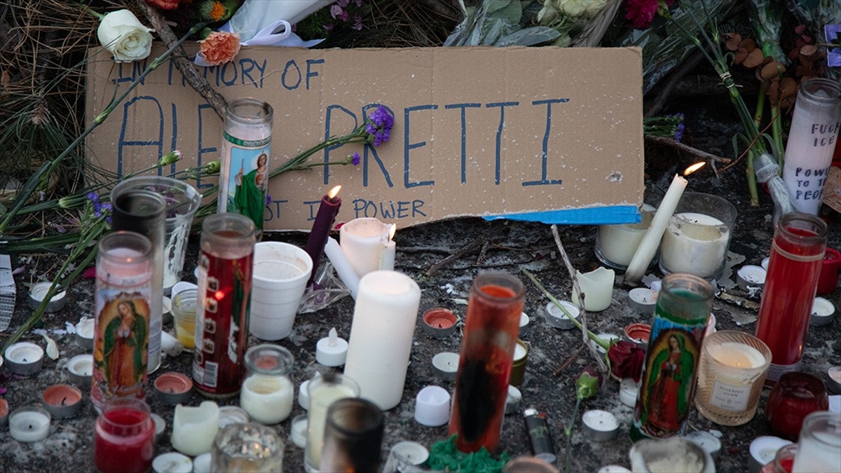 ABD’de ICE ekiplerince vurulan 37 yaşındaki hemşire için tepki ve tartışmalar sürüyor ABD’de ICE ekiplerince vurulan 37 yaşındaki hemşire için tepki ve tartışmalar sürüyor