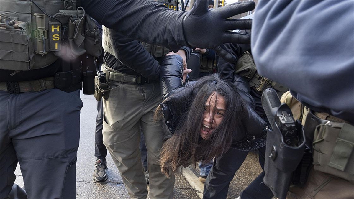 ABD’de Minnesota eyaletinde çok sayıda mülteci gözaltına alınıp Texas’a gönderildi