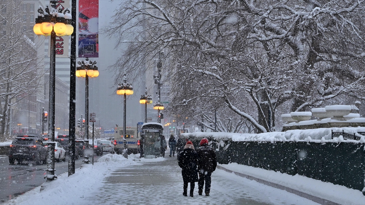 ABD’yi etkisi altına alan kar fırtınası ve aşırı soğuklar nedeniyle 11 kişi hayatını kaybetti