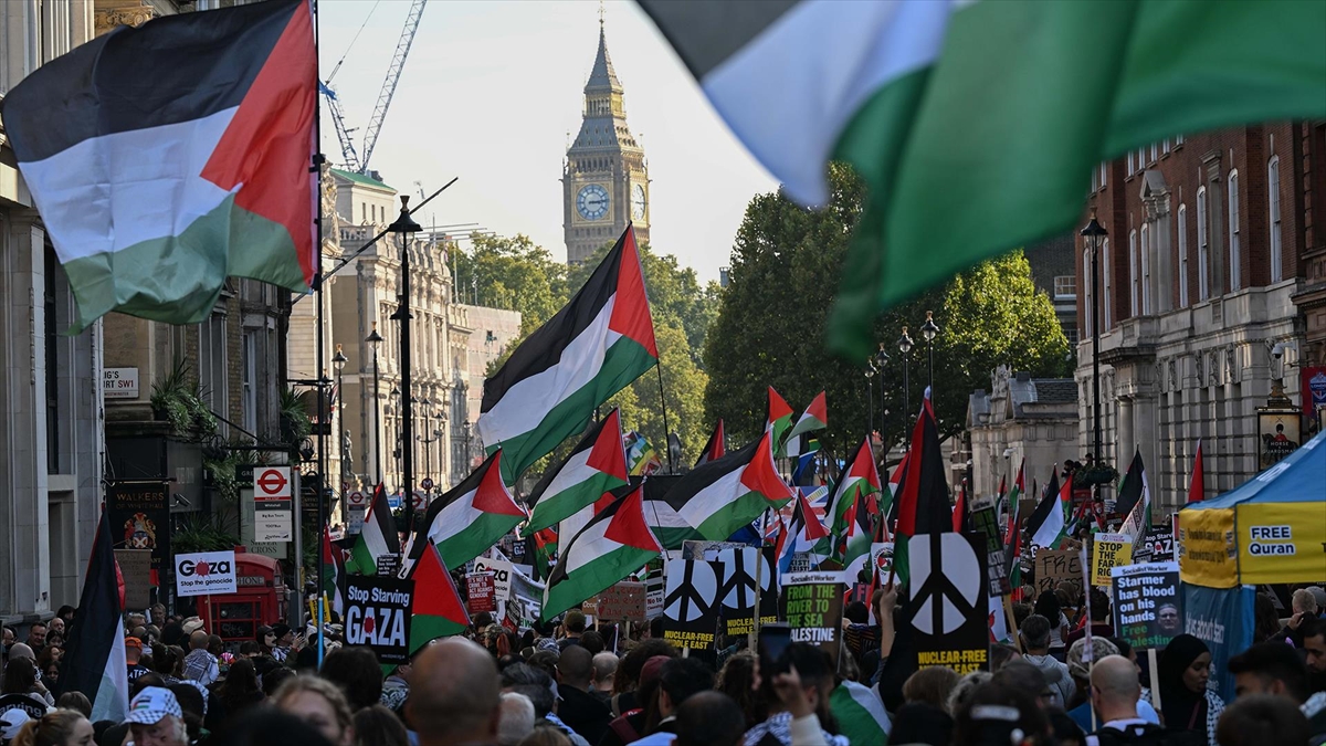 Avrupa’da vatandaşlar rafa kaldırılan “Gazze” dosyasını yeniden gündeme taşıyor Avrupa’da vatandaşlar rafa kaldırılan “Gazze” dosyasını yeniden gündeme taşıyor